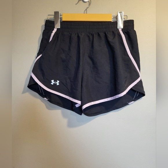 Under Armour Women's Black Shorts, Size XS (26) - Picture 1 of 4